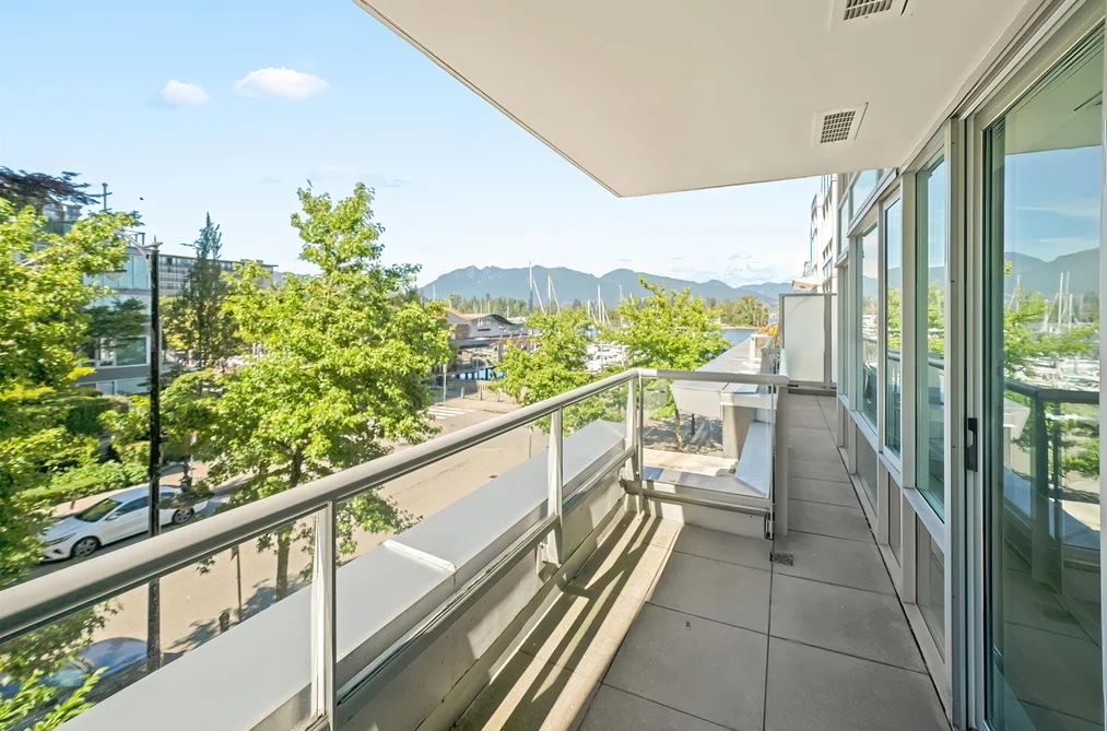 206-560 Nicola Street, Vancouver, BC - Condo for Sale - Photo 9 of 33 206-560 Nicola Street, Vancouver, BC - Condo for Sale - Photo 9 of 33