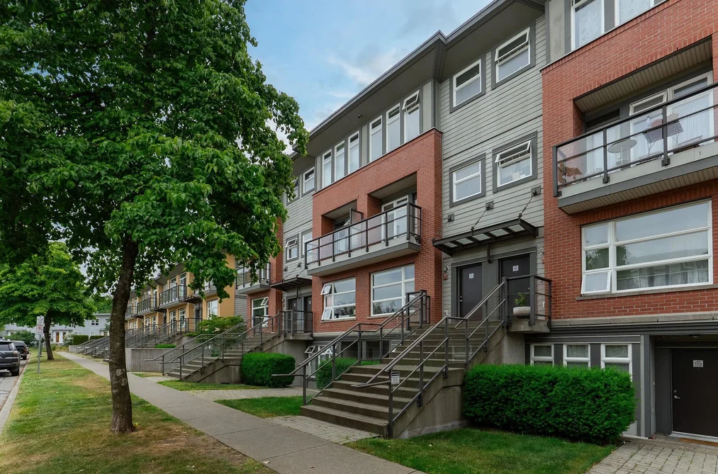 Townhouse for sale at 206 5632 Kings Road Vancouver British Columbia - MLS: R3137092
