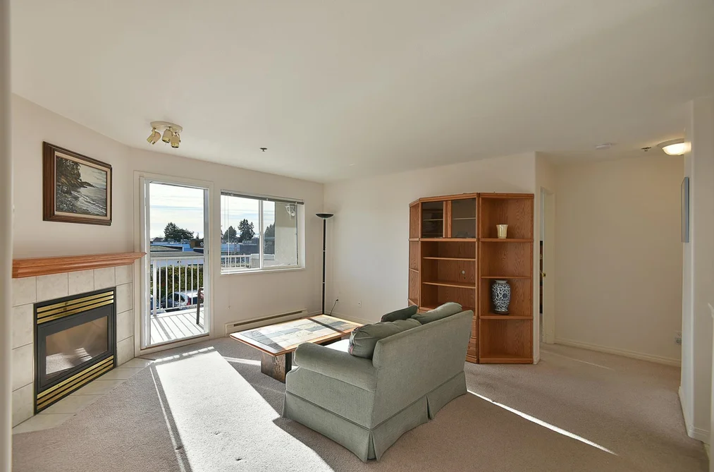 Condo for sale at 206 5711 Mermaid Street Sechelt British Columbia - MLS: R3084684