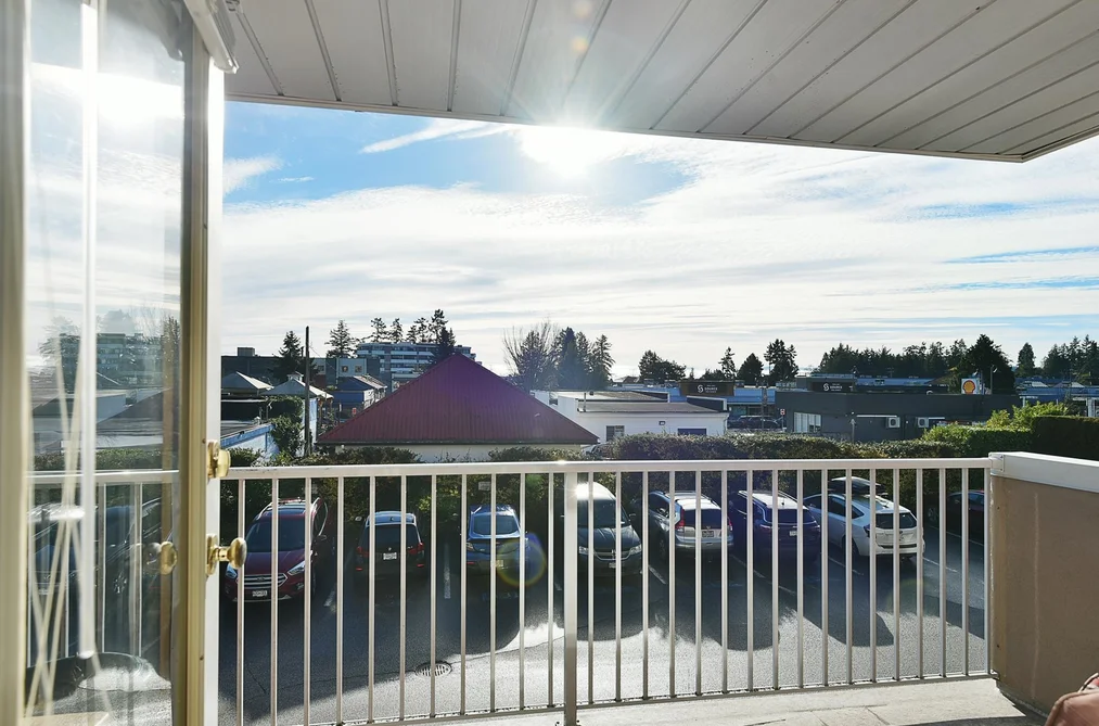 206 5711 MERMAID STREET, Sechelt BC V7Z 0J6, Sechelt BC — Residential for Sale - Photo 2