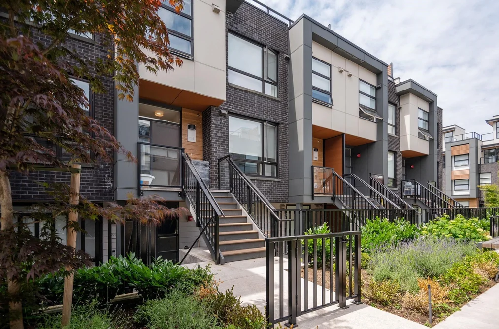 Townhouse for sale at 206 6085 Irmin Street Burnaby British Columbia - MLS: R3096281