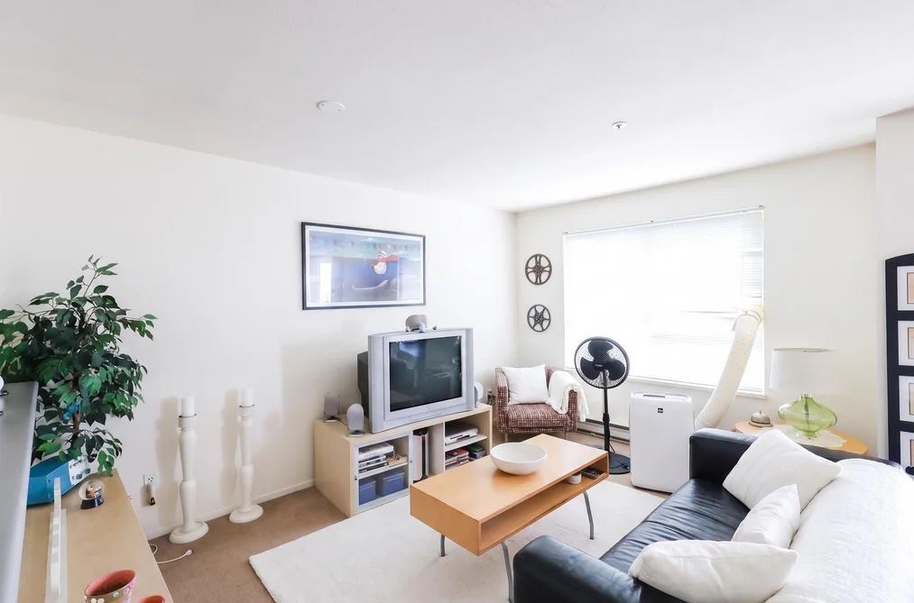 Condo for sale at 206 723 Twelfth Street New Westminster British Columbia - MLS: R3147819