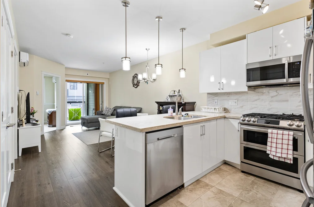 Condo for sale at 206 8538 203a Street Langley British Columbia - MLS: R3099695