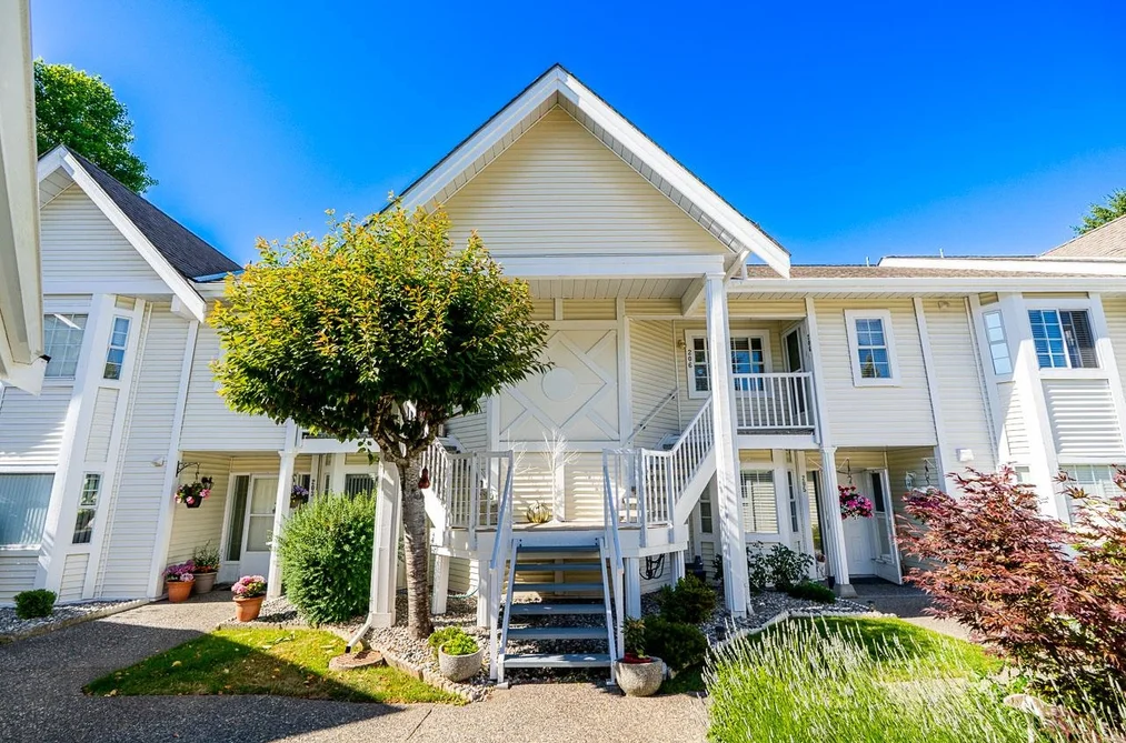 Townhouse for sale at 206 9109 154 Street Surrey British Columbia - MLS: R3136490