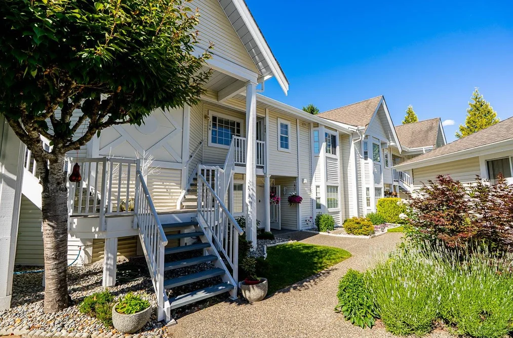 206 9109 154 STREET, Surrey BC V3R 9G8, Surrey BC — Residential for Sale - Photo 2