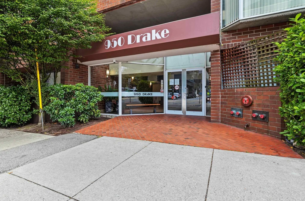 Condo for sale at 206 950 Drake Street Vancouver British Columbia - MLS: R3162340