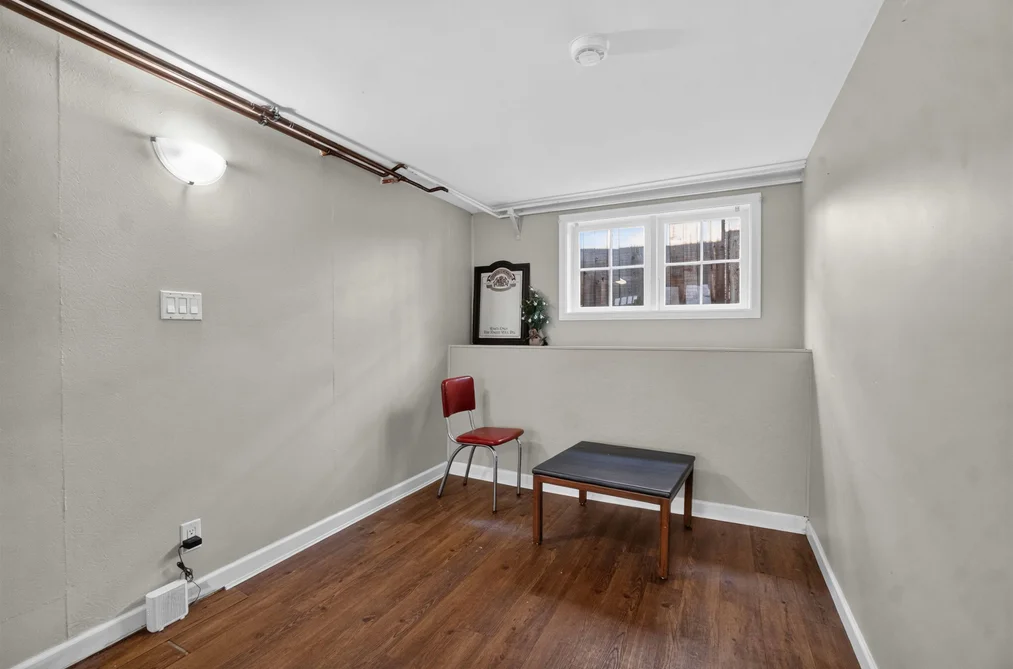 2063 W 37TH AVENUE, Vancouver, BC — Residential for Sale — Photo 5 of 40