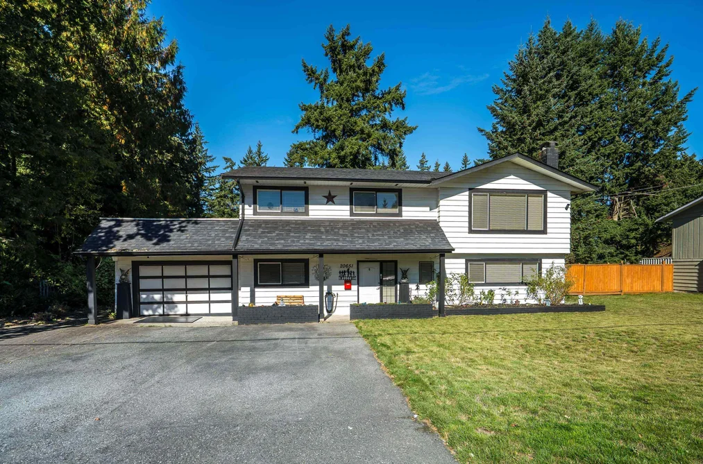 House for sale at 20651 44 Avenue Langley British Columbia - MLS: R3084882