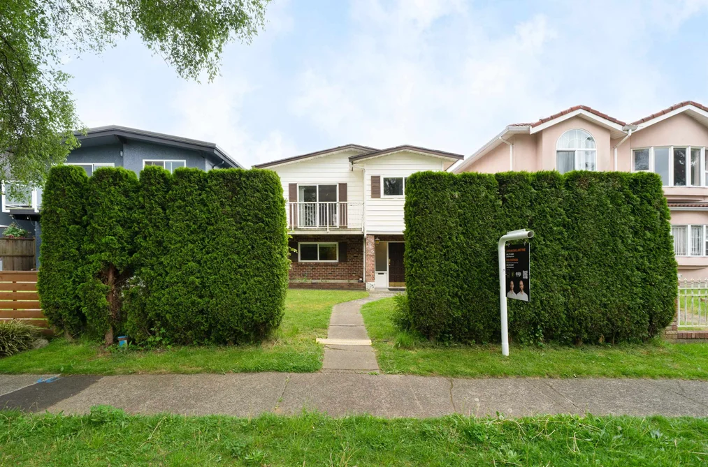 House for sale at 2066 E 23rd Avenue Vancouver British Columbia - MLS: R3124077