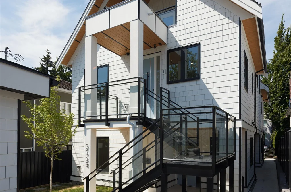 2068 E 1ST AVENUE, Vancouver BC V5N 1B5, Vancouver BC — Residential for Sale - Main Photo