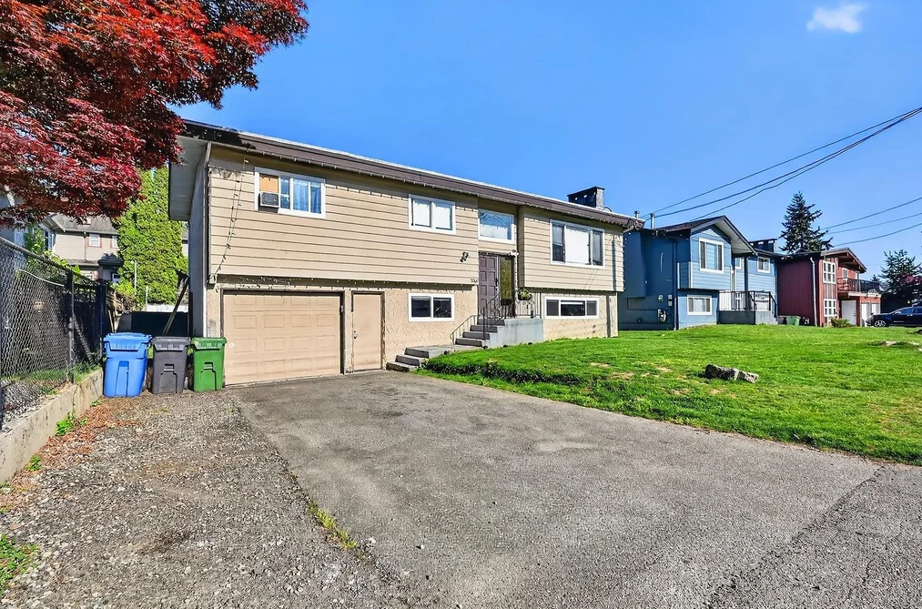 2068 RIDGEWAY STREET, Abbotsford BC V2T 3X7, Abbotsford BC — Residential for Sale - Photo 2