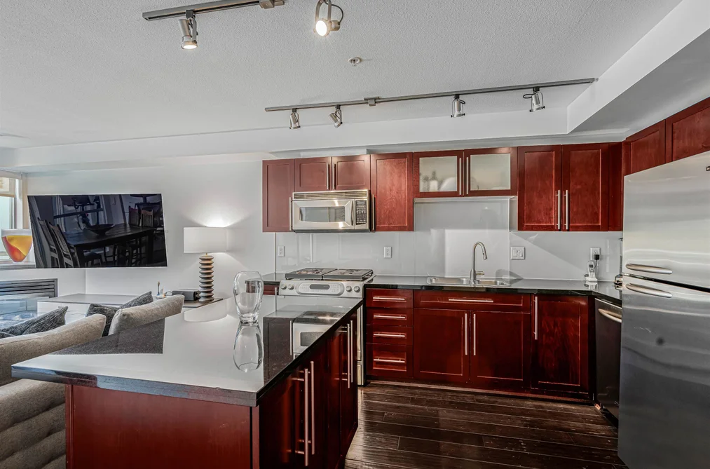 207 122 E 3RD STREET, North Vancouver BC V7L 1E6, North Vancouver BC — Residential for Sale - Photo 4