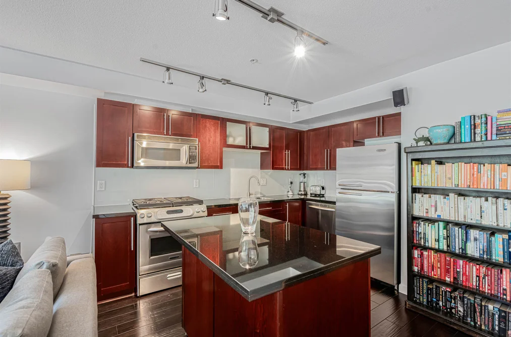 207 122 E 3RD STREET, North Vancouver BC V7L 1E6, North Vancouver BC — Residential for Sale - Photo 5