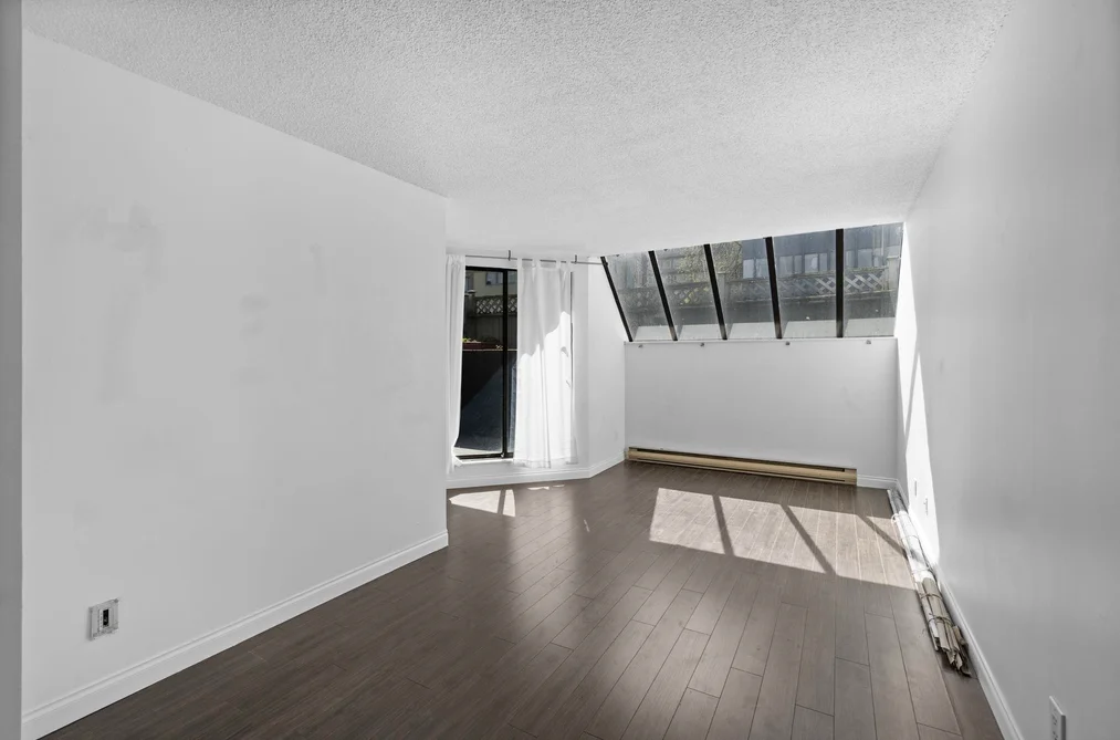 207 1270 ROBSON STREET STREET, Vancouver BC V6E 1C1, Vancouver BC — Residential for Sale - Photo 2