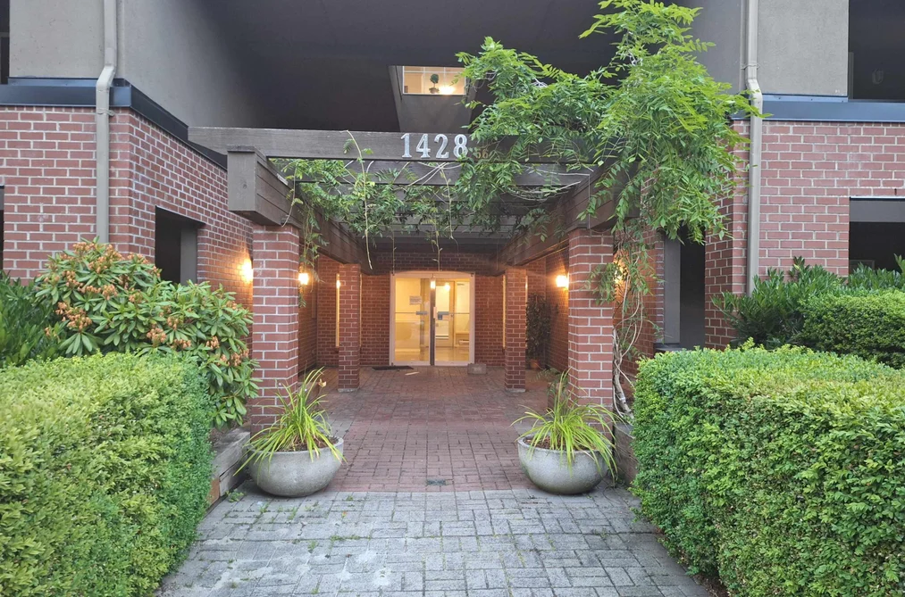 Condo for sale at 207 1428 56 Street Delta British Columbia - MLS: R3142402