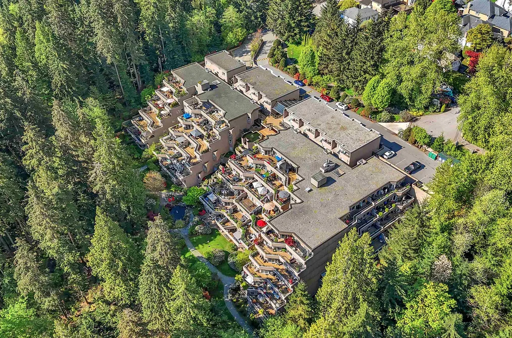 Condo for sale at 207 1500 Ostler Court North Vancouver British Columbia - MLS: R3118958