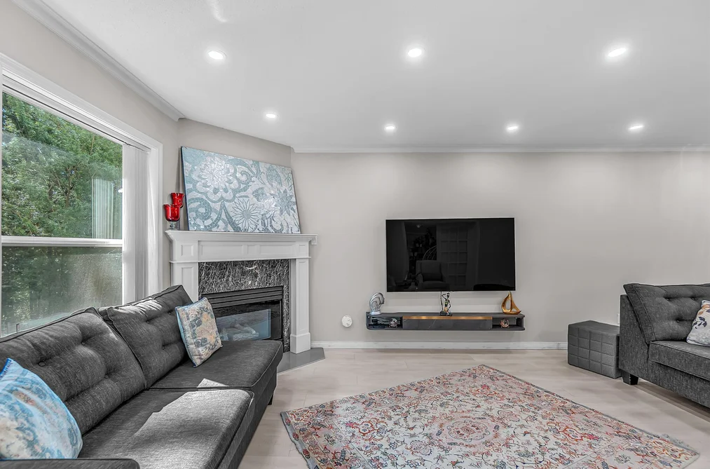 207 1500 OSTLER COURT, North Vancouver BC V7G 2S2, North Vancouver BC — Residential for Sale - Photo 6