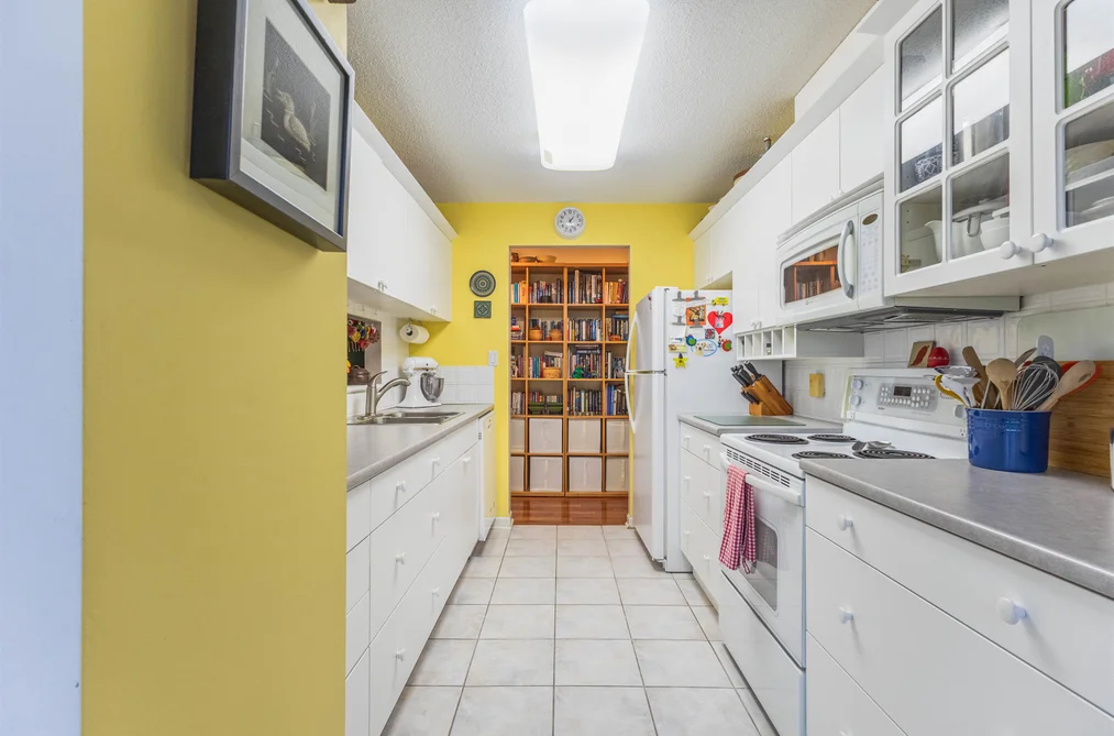 207 15466 NORTH BLUFF ROAD, White Rock BC V4B 3G1, White Rock BC — Residential for Sale — Photo 8 of 29