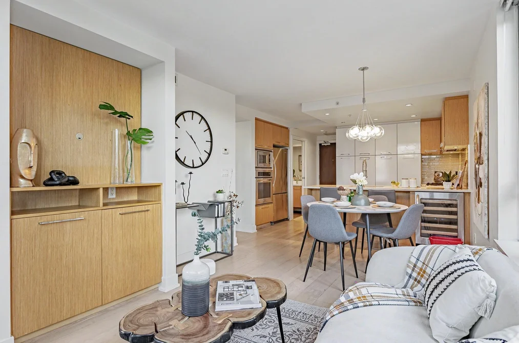 Condo for sale at 207 1680 W 4th Avenue Vancouver British Columbia - MLS: R3157991