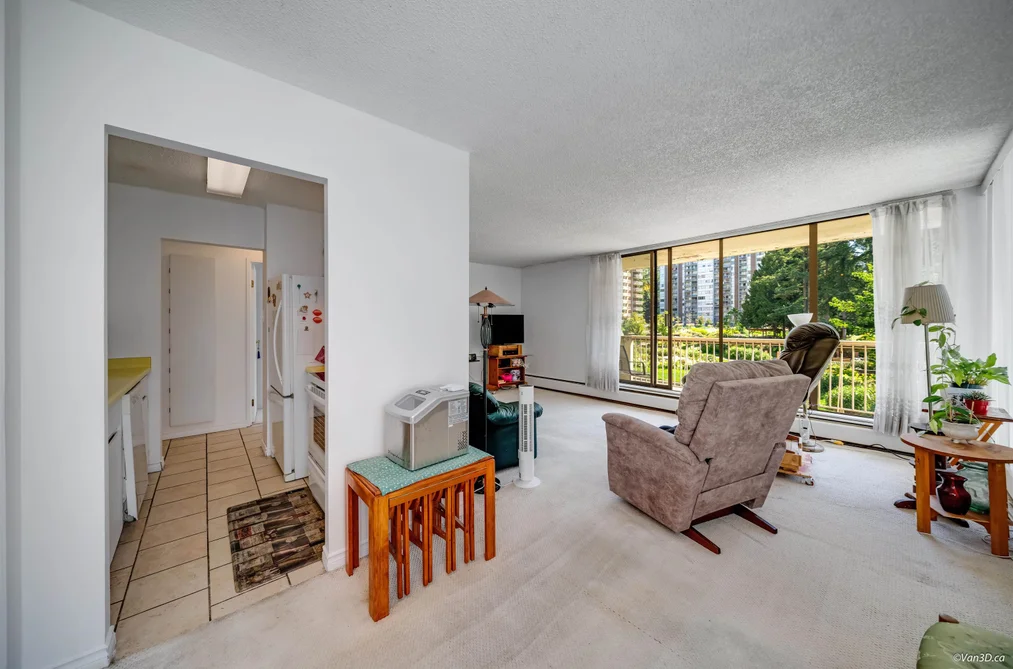 207 2020 FULLERTON AVENUE, North Vancouver BC V7P 3G3, North Vancouver BC — Residential for Sale — Photo 5 of 26