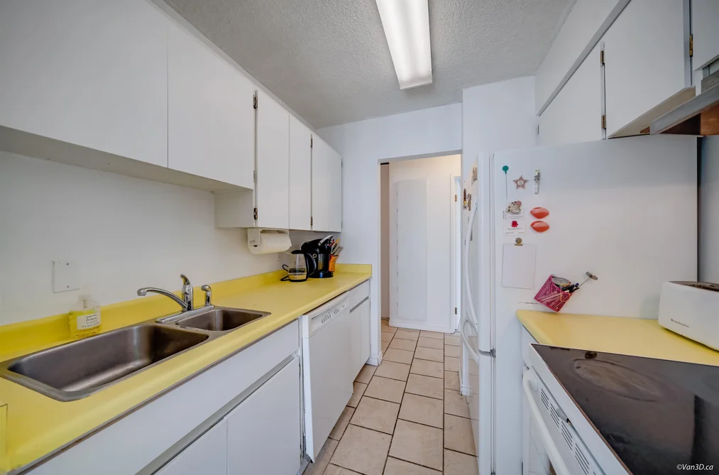 207 2020 FULLERTON AVENUE, North Vancouver BC V7P 3G3, North Vancouver BC — Residential for Sale — Photo 7 of 26