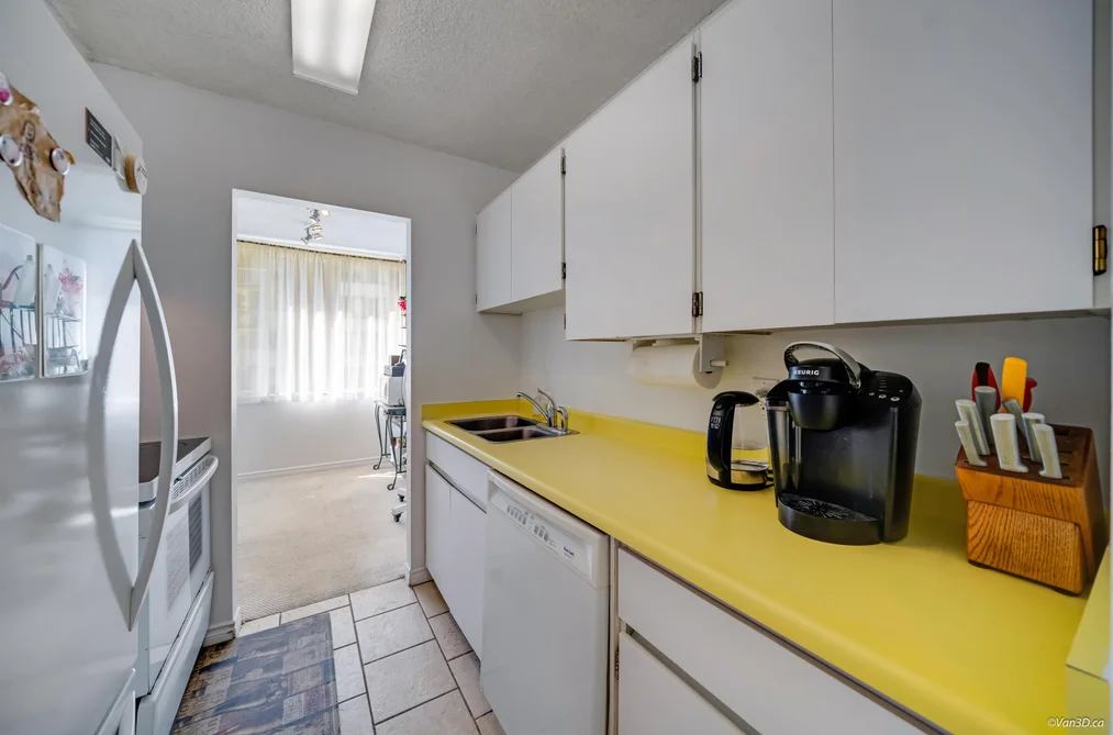 207 2020 FULLERTON AVENUE, North Vancouver BC V7P 3G3, North Vancouver BC — Residential for Sale — Photo 8 of 26