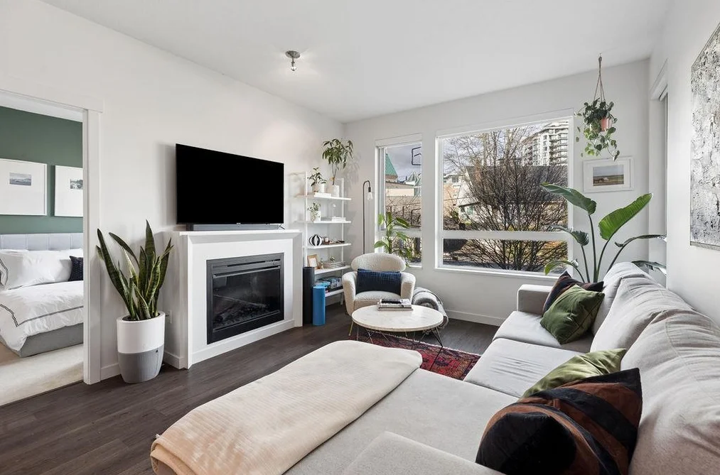207 217 W 8TH STREET, North Vancouver BC V7M 0C2, North Vancouver BC — Residential for Sale — Photo 3 of 29