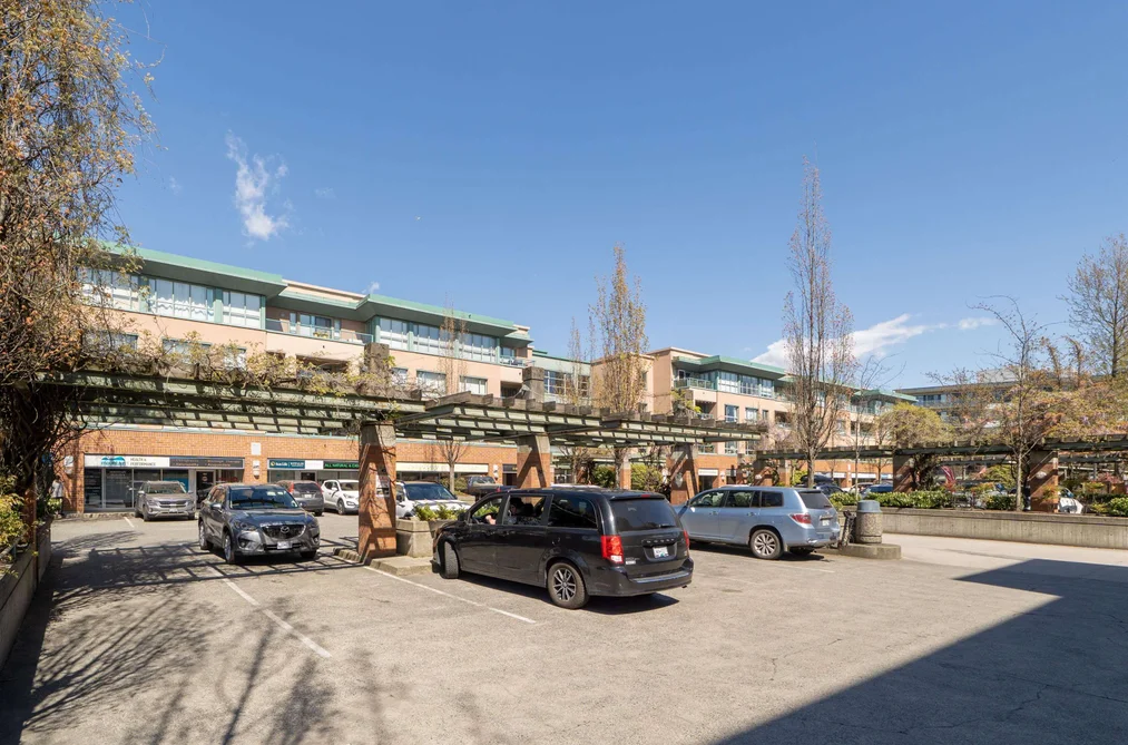 Condo for sale at 207 223 Mountain Highway North Vancouver British Columbia - MLS: R3120821