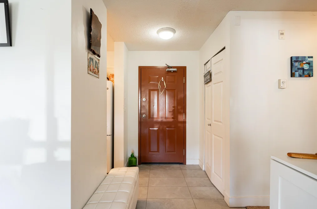 207 223 MOUNTAIN HIGHWAY, North Vancouver BC V7J 3V3, North Vancouver BC — Residential for Sale - Photo 2