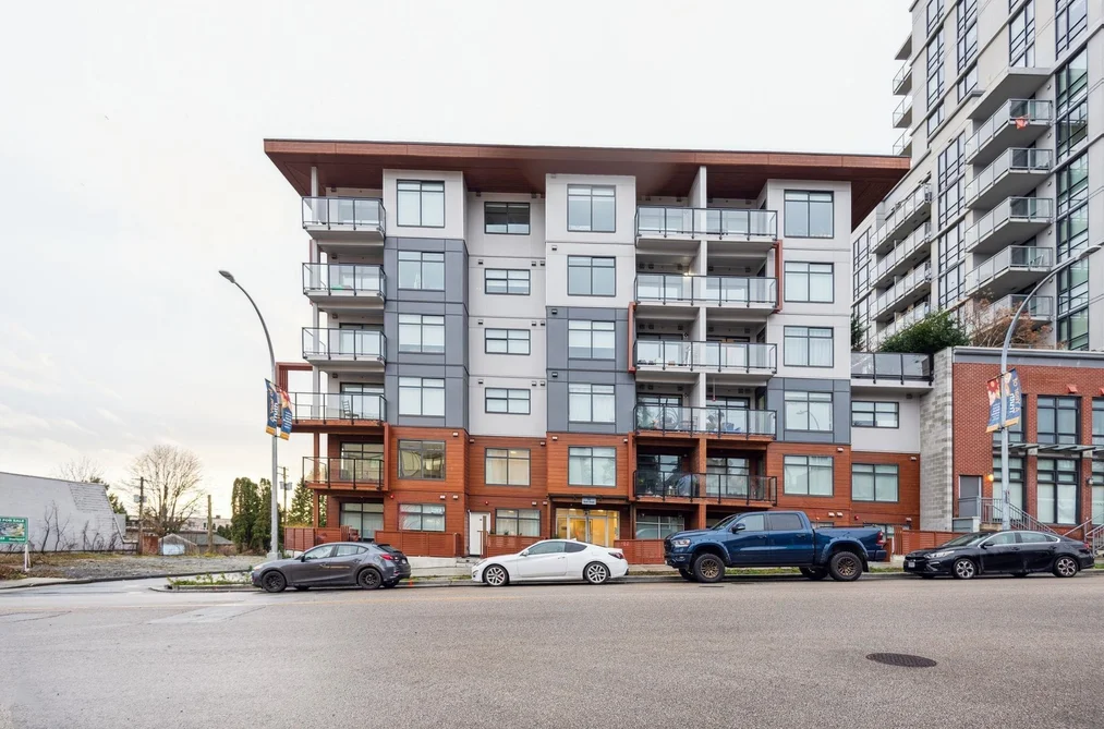 Condo for sale at 207 232 Sixth Street New Westminster British Columbia - MLS: R3131904
