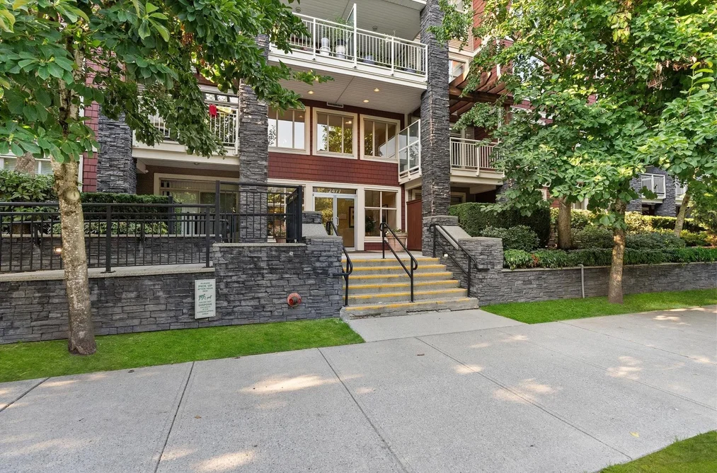 Condo for sale at 207 2477 Kelly Avenue Port Coquitlam British Columbia - MLS: R3157629