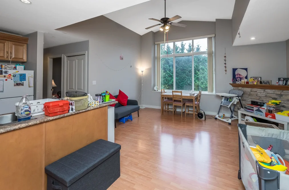 207 2828 152 STREET, Surrey BC V4P 1G6, Surrey BC — Residential for Sale - Photo 2