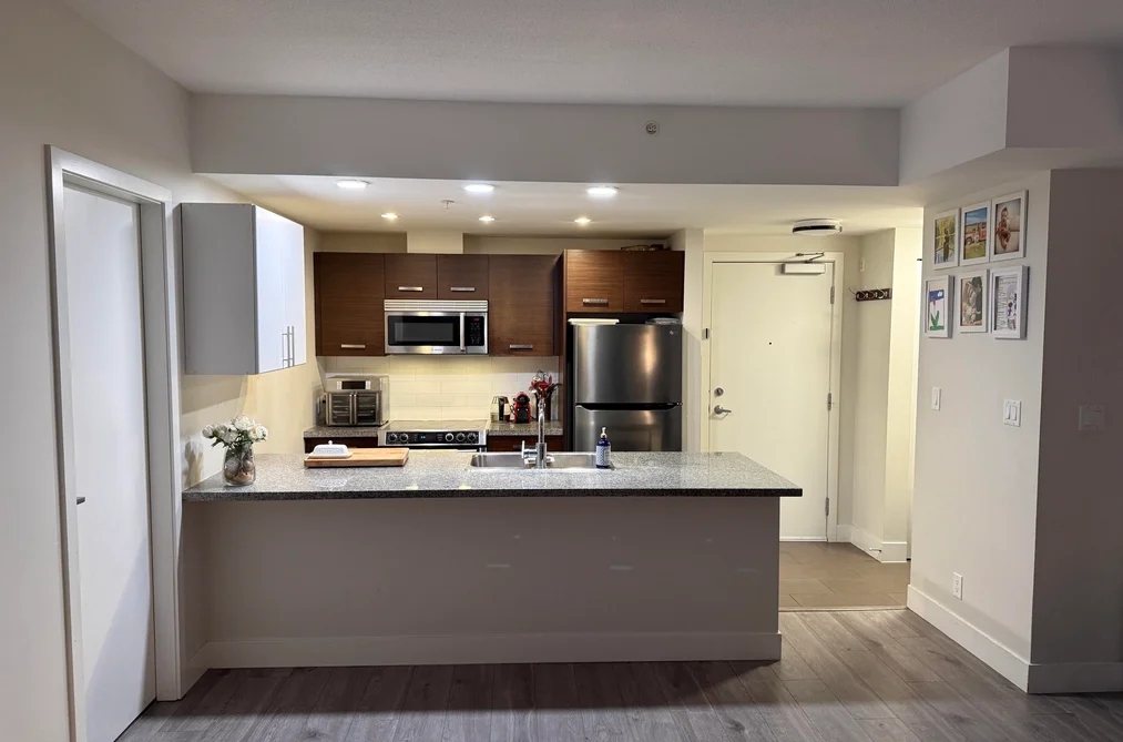 Condo for sale at 207 2957 Glen Drive Coquitlam British Columbia - MLS: R3158104
