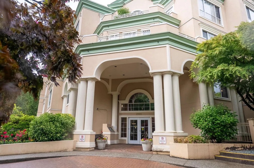 Condo for sale at 207 2985 Princess Crescent Coquitlam British Columbia - MLS: R3134487