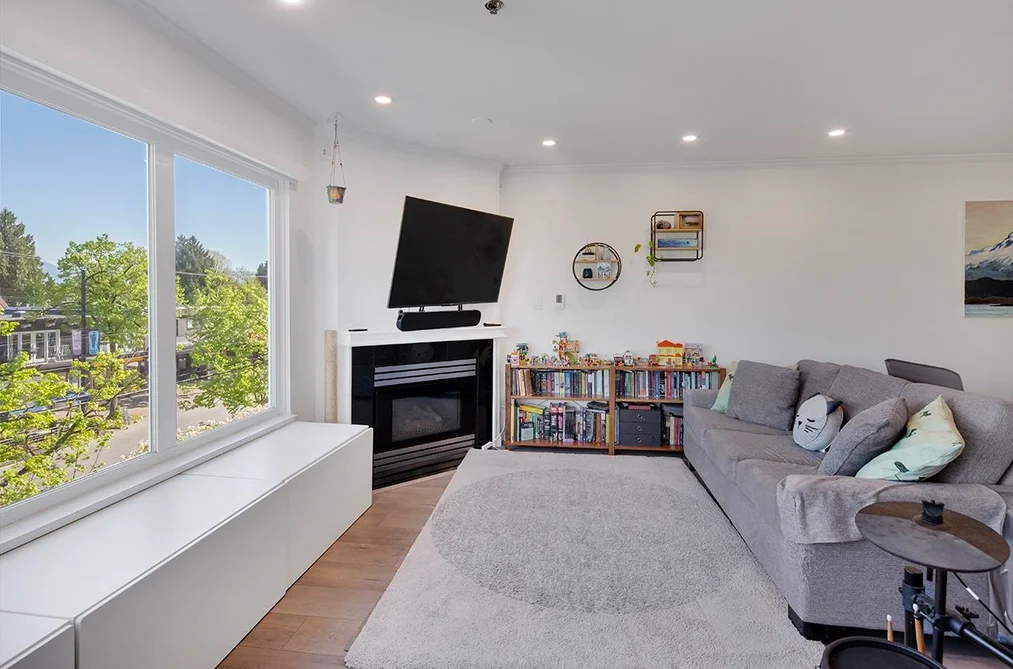207 3280 W BROADWAY, Vancouver BC V6K 2H4, Vancouver BC — Residential for Sale - Photo 2