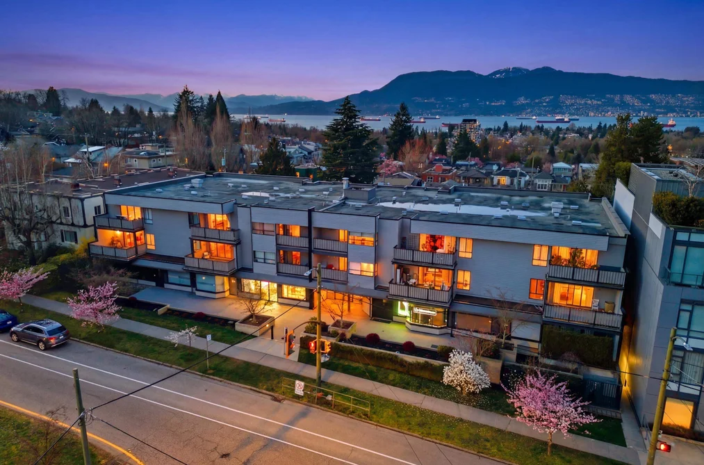 Condo for sale at 207 3663 W 16 Avenue Vancouver British Columbia - MLS: R3102443