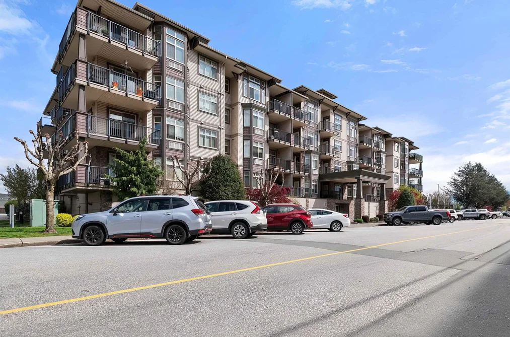 Condo for sale at 207 45893 Chesterfield Avenue Chilliwack British Columbia - MLS: R3111424