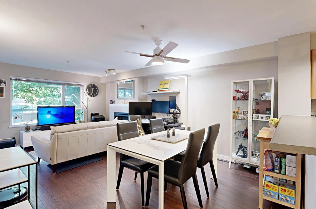 Condo for sale at 207 4783 Dawson Street Burnaby British Columbia - MLS: R3135641