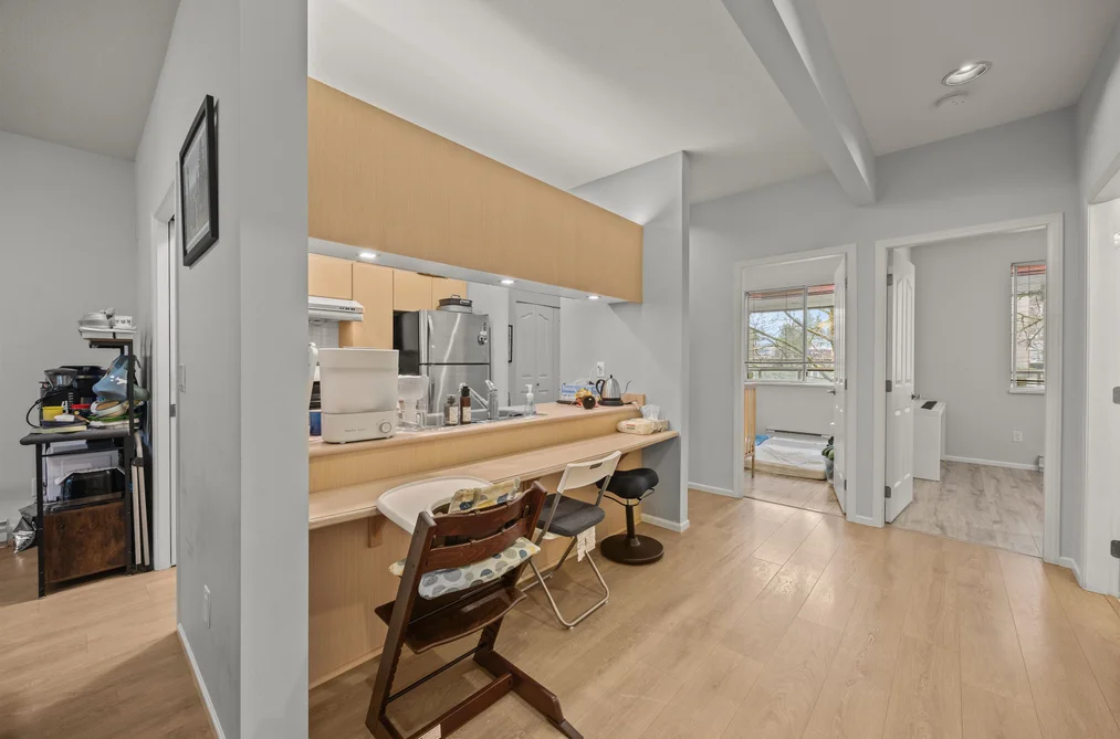 207 4951 SANDERS STREET, Burnaby BC V5H 1S8, Burnaby BC — Residential for Sale - Photo 3