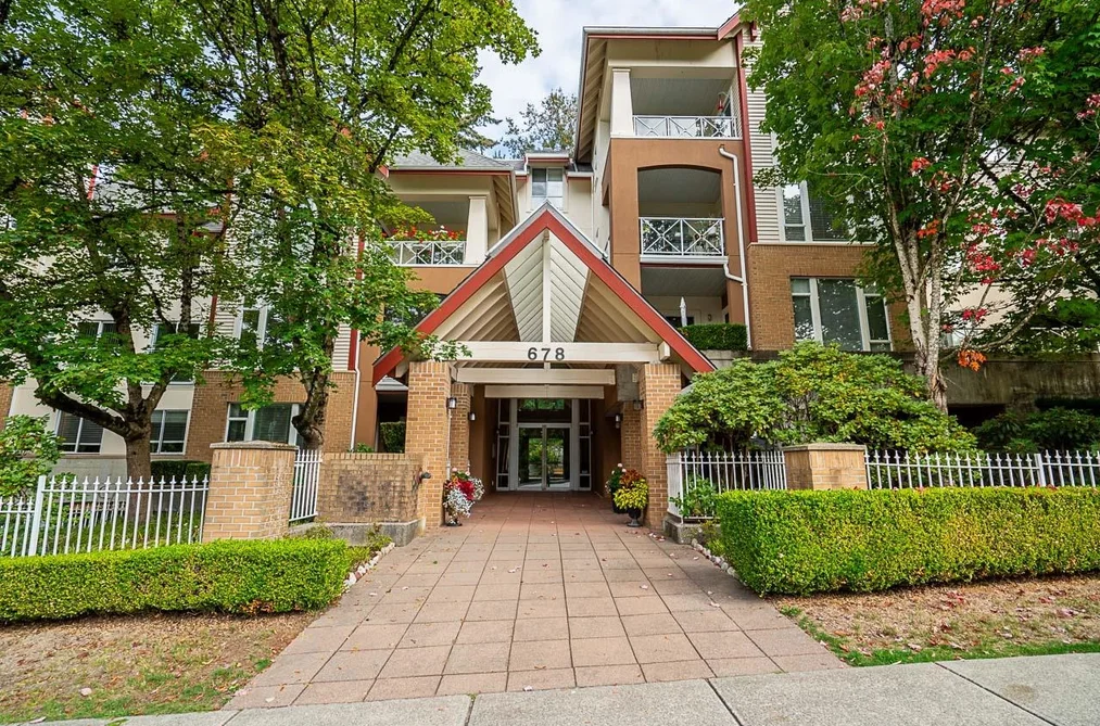 Condo for sale at 207 678 W Queens Road North Vancouver British Columbia - MLS: R3166258