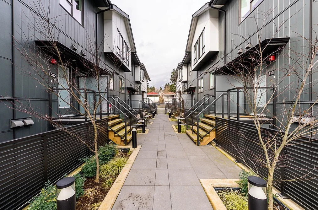 207 7161 17TH AVENUE, Burnaby BC V3N 0K1, Burnaby BC — Residential for Sale - Photo 3