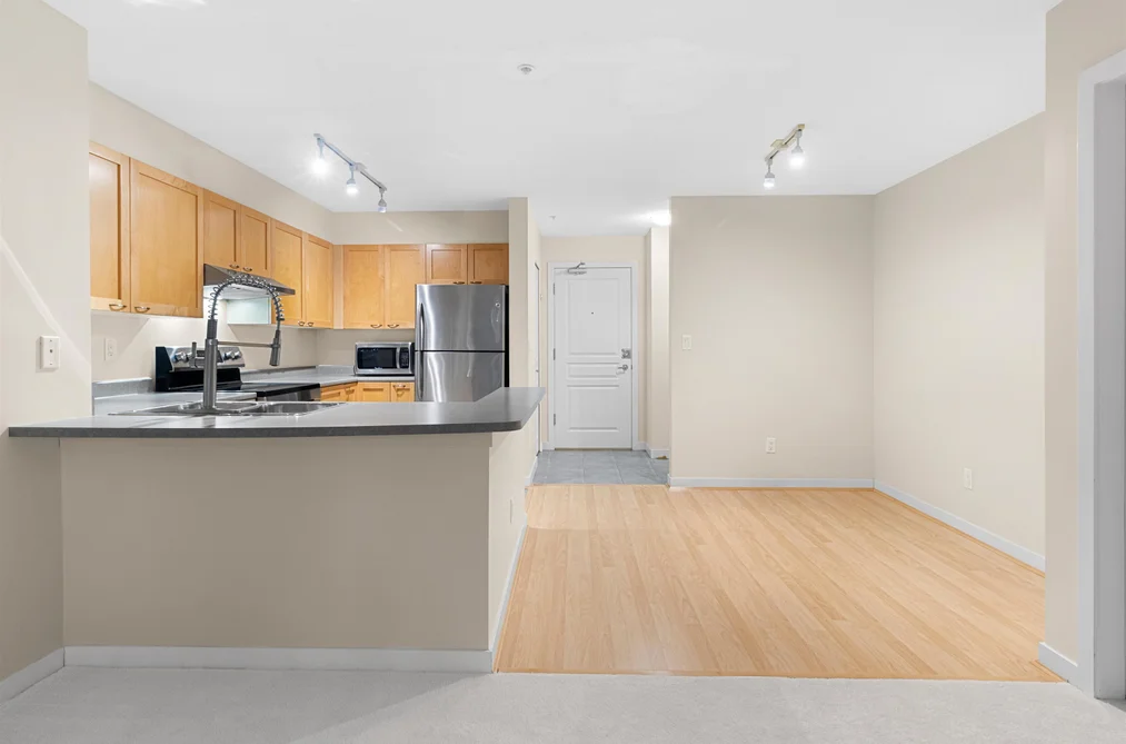 207 7383 GRIFFITHS DRIVE, Burnaby BC V5E 4M8, Burnaby BC — Residential for Sale - Photo 3