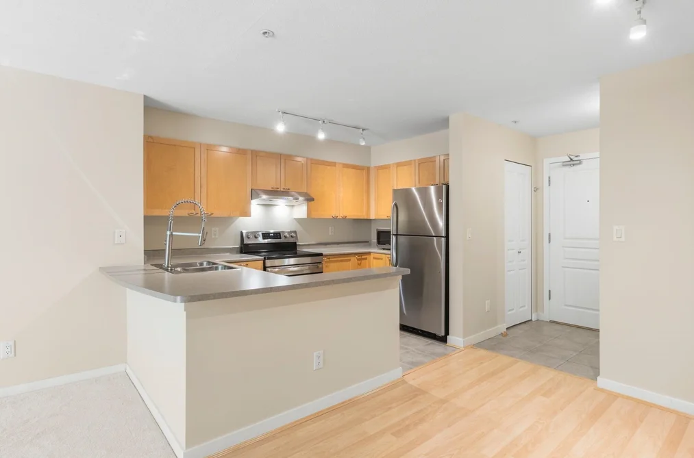 207 7383 GRIFFITHS DRIVE, Burnaby BC V5E 4M8, Burnaby BC — Residential for Sale — Photo 9 of 17