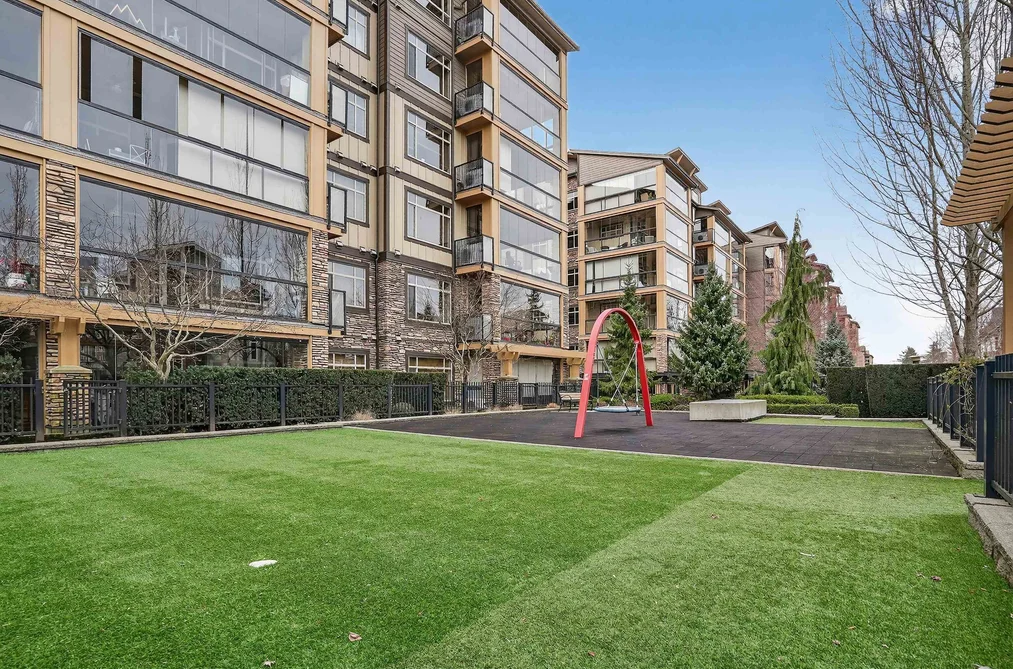 Condo for sale at 207 8067 207 Street Langley British Columbia - MLS: R3126045