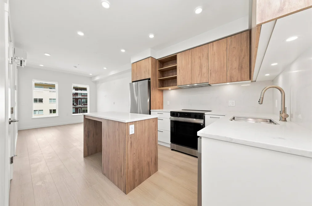 Condo for sale at 207 82 First Street New Westminster British Columbia - MLS: R3159123