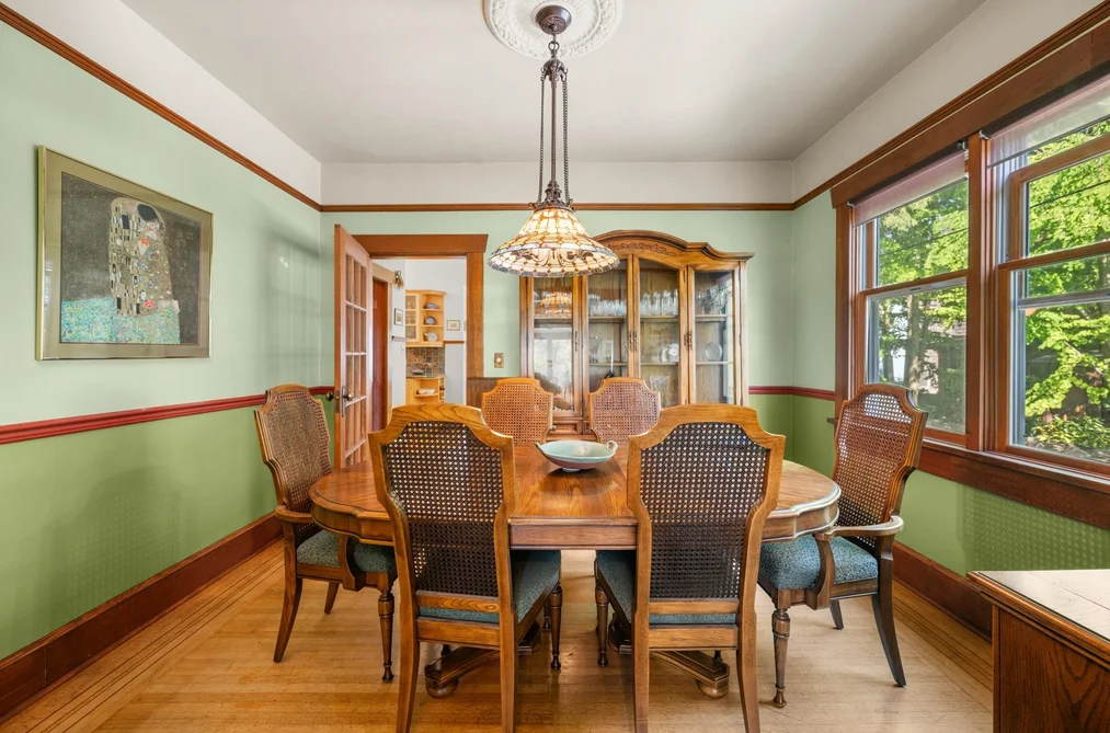207 EIGHTH STREET, New Westminster, BC — Residential for Sale — Photo 10 of 37