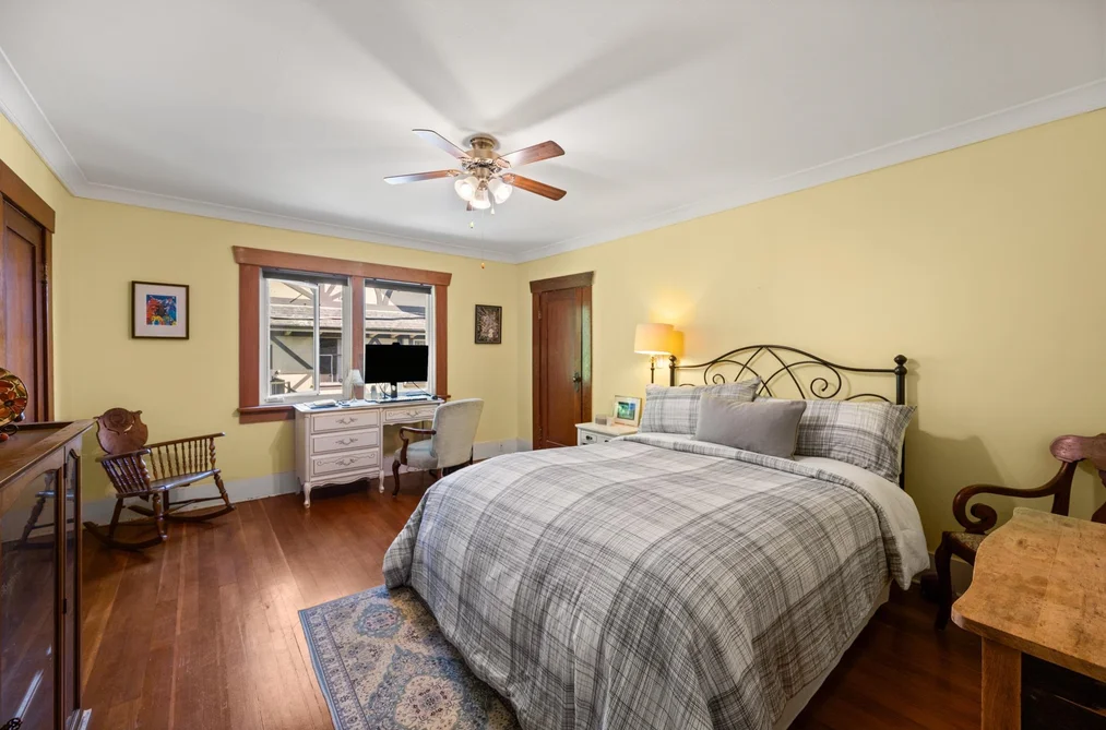 207 EIGHTH STREET, New Westminster, BC — Residential for Sale — Photo 16 of 37