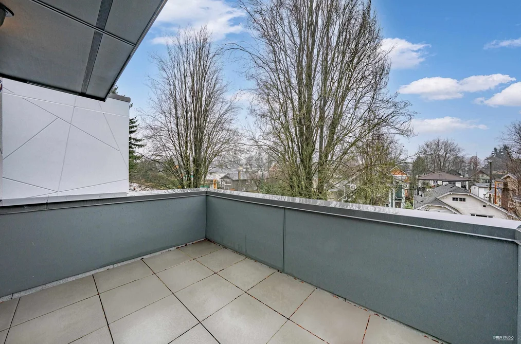 2071 E 1ST AVENUE, Vancouver BC V5N 1B6, Vancouver BC — Residential for Sale - Photo 2