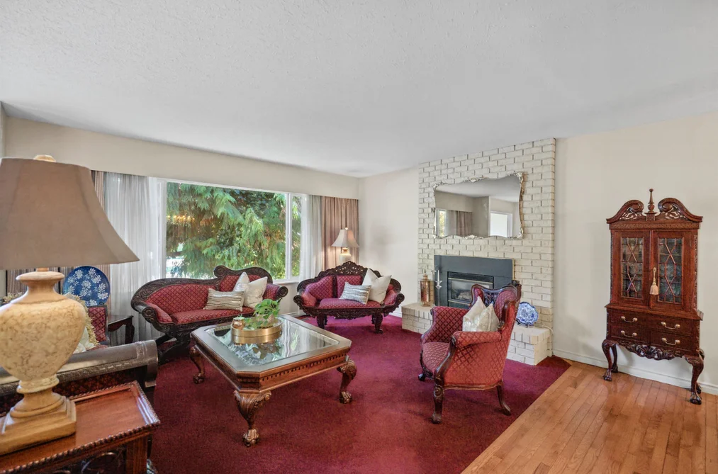 2071 Guilford Drive, Abbotsford, BC - MLS: R3178554 - Photo 4 2071 Guilford Drive, Abbotsford, BC - MLS: R3178554 - Photo 4