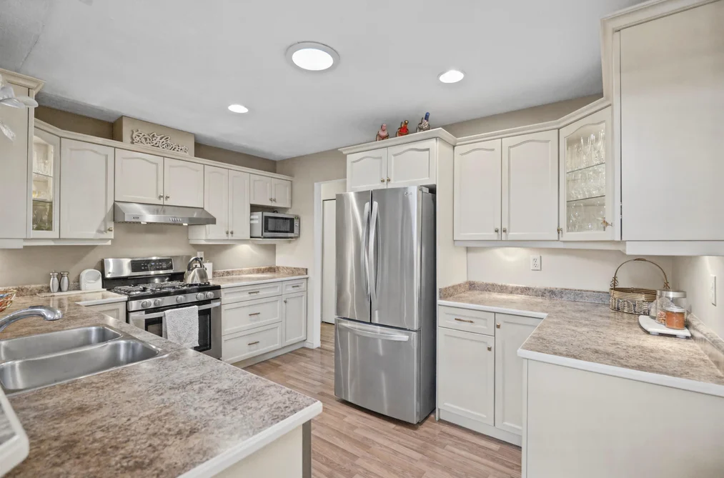 2071 Guilford Drive, Abbotsford, BC - MLS: R3178554 - Photo 7 2071 Guilford Drive, Abbotsford, BC - MLS: R3178554 - Photo 7